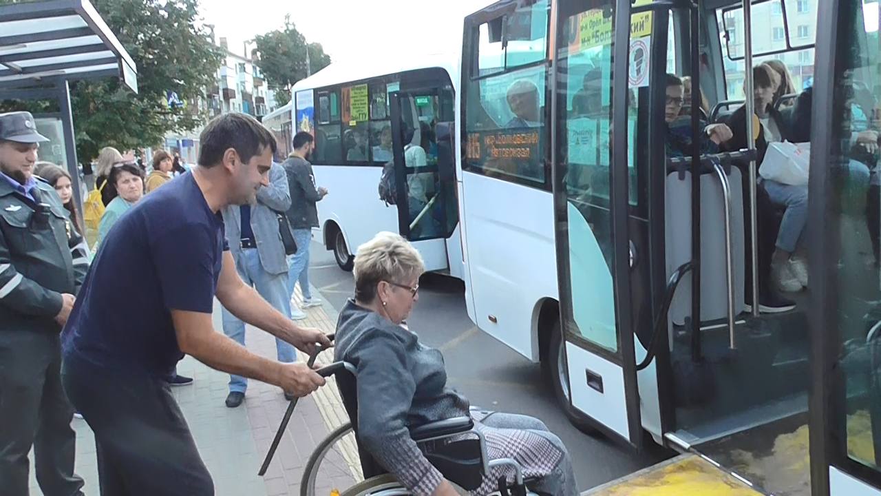 В г. Орёл проверили уровень доступности общественного транспорта для маломобильных граждан 3